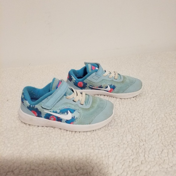 little girls nike tennis shoes